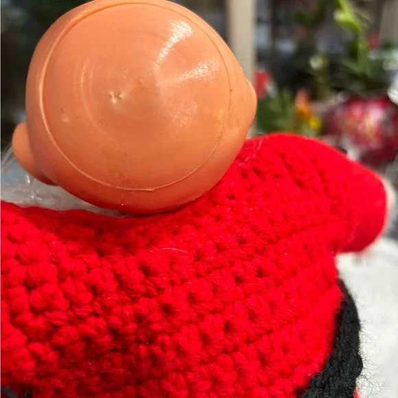 Santa and Mrs Claus Hand Made Crochet Dolls 1980s Vintage